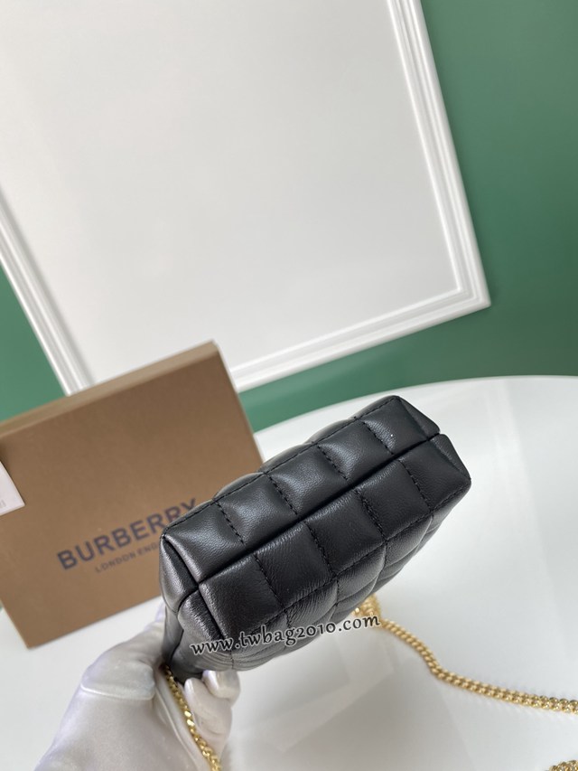 Burberry專門店新款黑色皮革水桶包 巴寶莉絎縫時裝秀款羔羊皮鏈條包 yxb1331